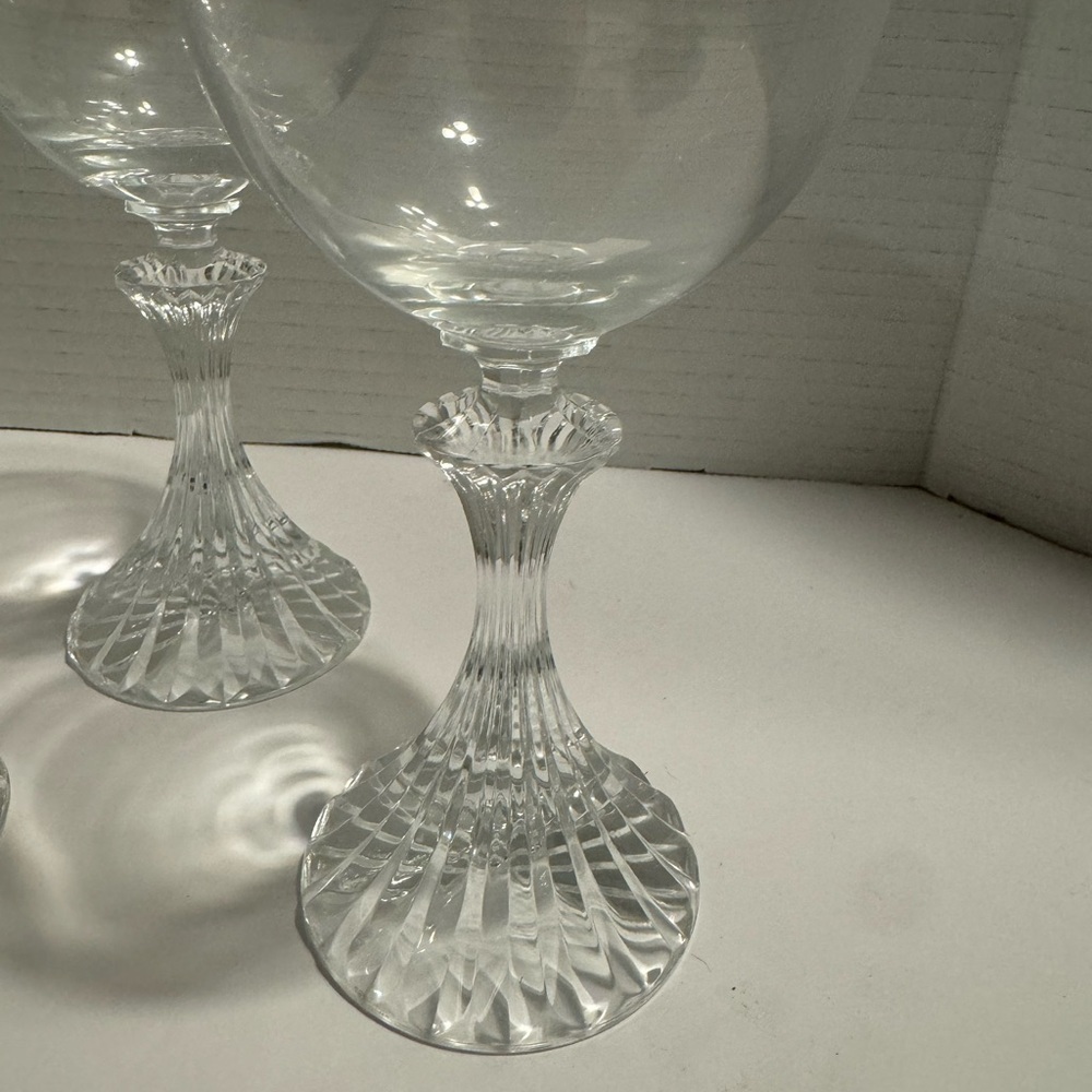 Mikasa Ritz Crystal Wine Glasses 6" set/4 ribbed stem goblets sleek elegant 1997 - Picture 3 of 4